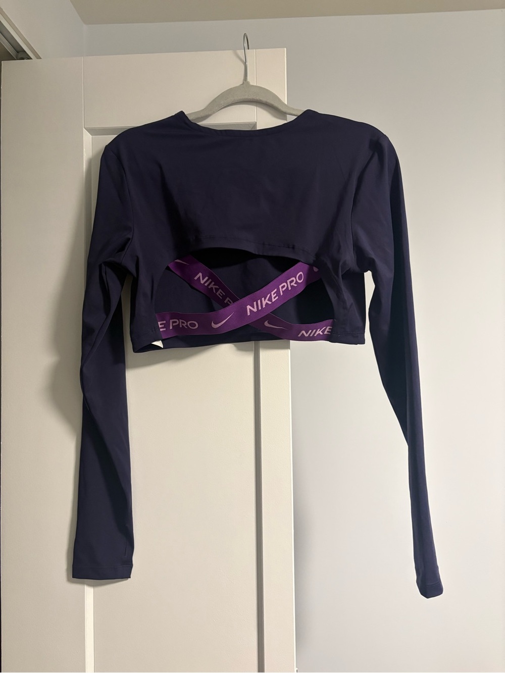 NIKE PRO LONG SLEEVE WITH CRISS CROSS STRAPS - Picture 3 of 4